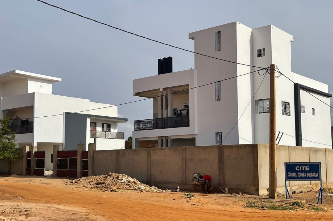 Les Fausses-Jumelles - Cité Toumba - Kiary Enterprises